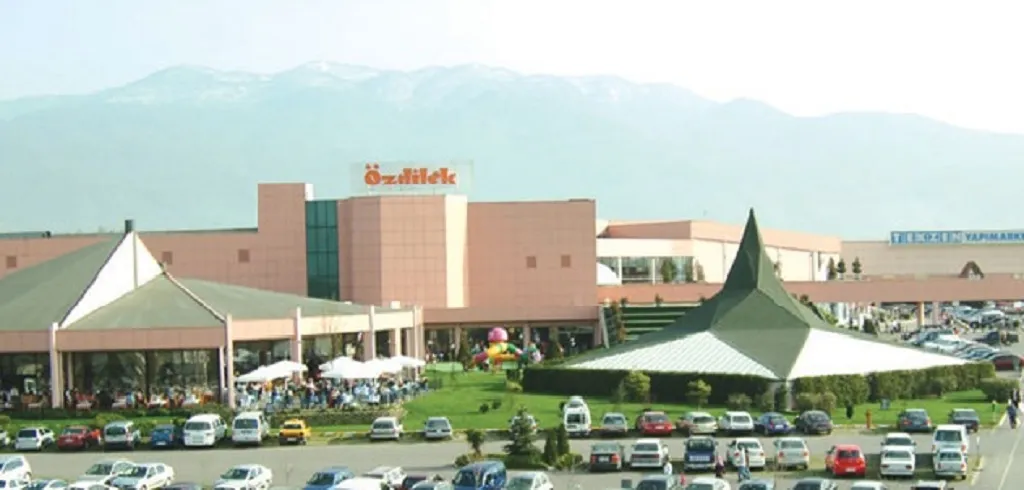 Özdilek İzmit AVM dış cephesi